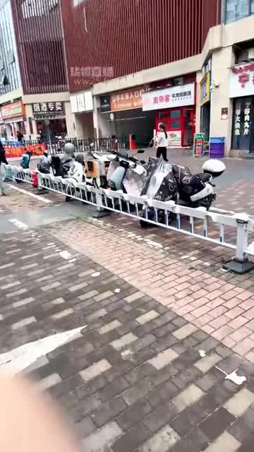 Vito 户外开发顶美甜笑小姐姐调教