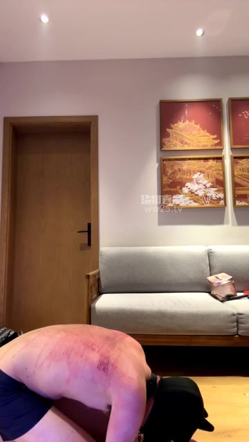 苏御大人 狠虐刑奴 暴力鞭打 赏赐圣水 长靴鞋跟虐乳踩踏