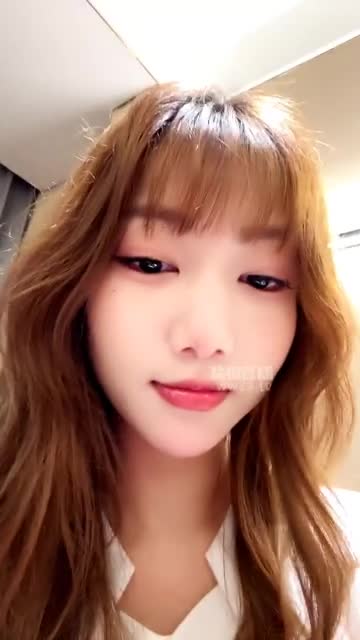 米琦 调教恋足狗 裸足舔脚服侍纯享版