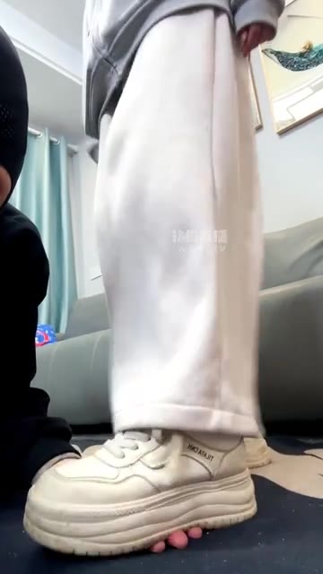 vito 开发超清纯红发冷漠脸小妹调教