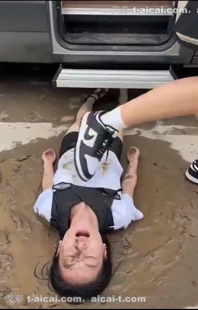 段子先生 名模们下车的人肉脚垫