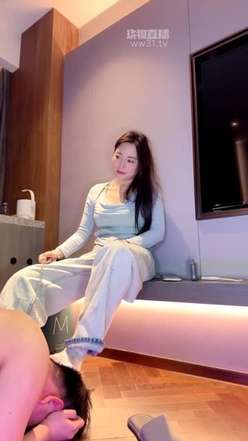 狸狸 带素人闺蜜双主开发调教奶狗