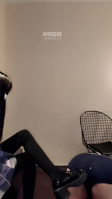 简梨 双主鞭打玩乳羞辱贱狗除臭原味内裤 臭鞋臭袜