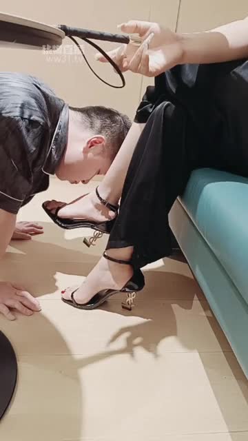 梦露 犬化训狗 凉高裸足舔脚深喉伺候