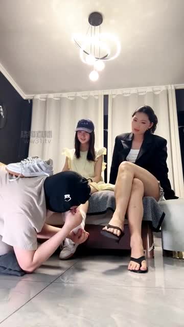 御航和暴暴 双主调教恋足狗 美脚侍奉