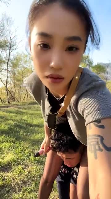 芭比の狗 户外互动调玩肌肉私奴 黑丝美脚深喉伺候
