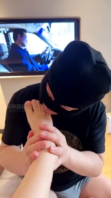 沙悟静 互动调教66老狗裸足闻舔脚圣水赏赐