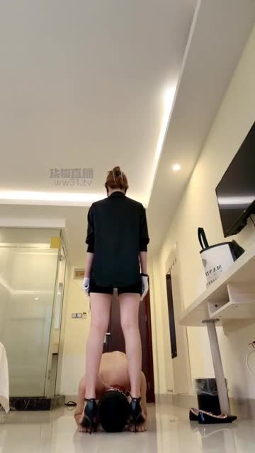 多多 犬化羞辱调玩贱狗 踩脖窒息骑马骑乘裸足舔脚深喉伺候赏赐圣水