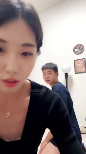 西彤 虐调刑奴奶狗 暴打耳光狠踢裆踹狗脸运动鞋底清理裸足舔脚伺候