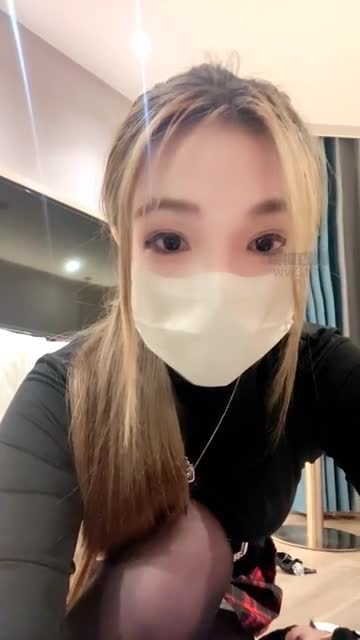 小甜泡泡 调教刑奴 挑战暴打手脚耳光 踩跺狗头圣水赏赐狠踢裆 全体重踩踏