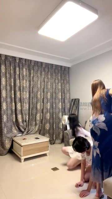 黛一 调教双母狗女奴 暴打耳光狠鞭打不断教学 其中一只母狗虐调另一只