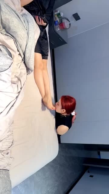 云韵 母狗女奴生活化晨起伺候 舔脚深喉 圣水赏赐暴打耳光训斥伺候