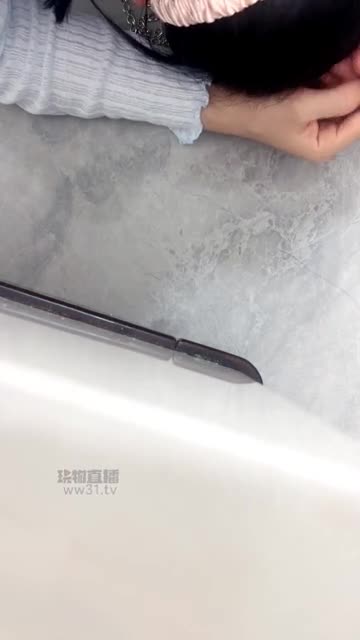 合肥宇王 男主调教母狗女奴 白袜裸足除臭舔脚深喉伺候鞭打遛狗教训