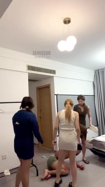 御御 三主爆狠肆意虐狗 狠踢踹鞭打暴打耳光 踩跺不当人