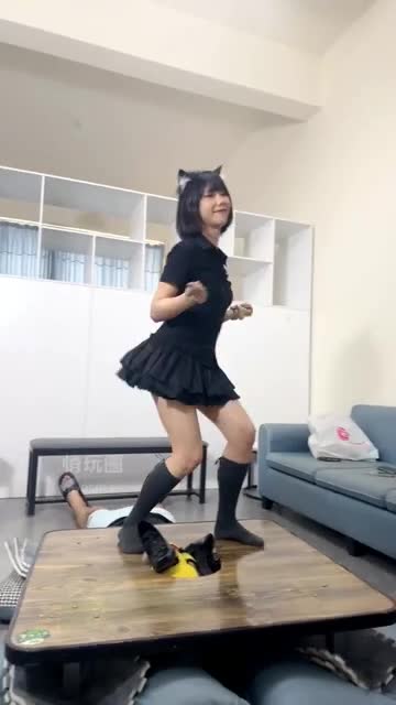杏杏子 地板仅露头踩踏 跳舞踩脸清理鞋底小腿袜除臭深喉暴打耳光全体重踩踏踩脸狠踢裆