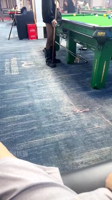 美女星探 台球厅二次开发超长腿顶美素人台球助教调教