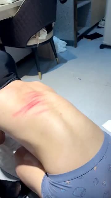 御御和冰冰 双主虐调骚狗
