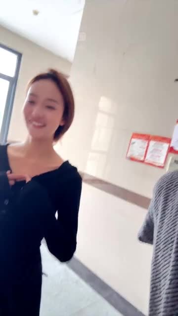 小浩 户外开发超甜美短发女神素人调教