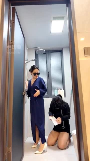 辣姐 下班回家调玩母狗女奴 高跟清理犬化羞辱踩喂食肉丝 裸足舔脚深喉侍奉