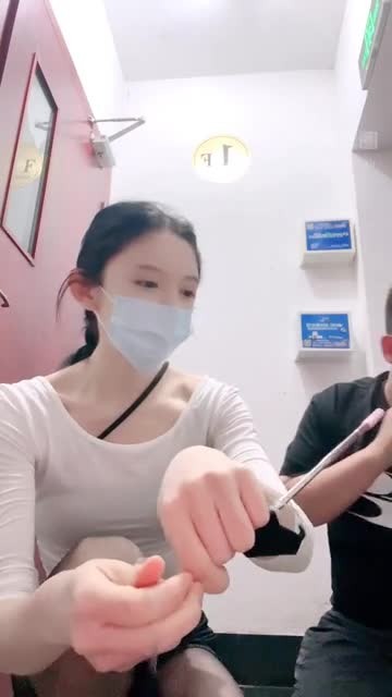 古筝 楼道戏弄调玩私奴 带领扫楼暴打耳光掐虐乳不断捡垃圾 羞辱坐脸窒息