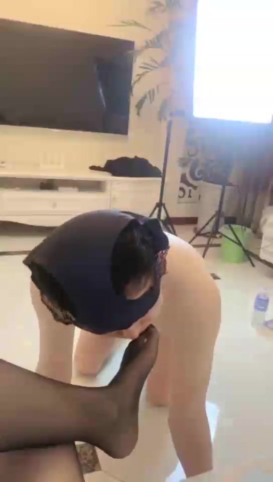 梦幻Abby TJ舔脚狗 舔鞋底 