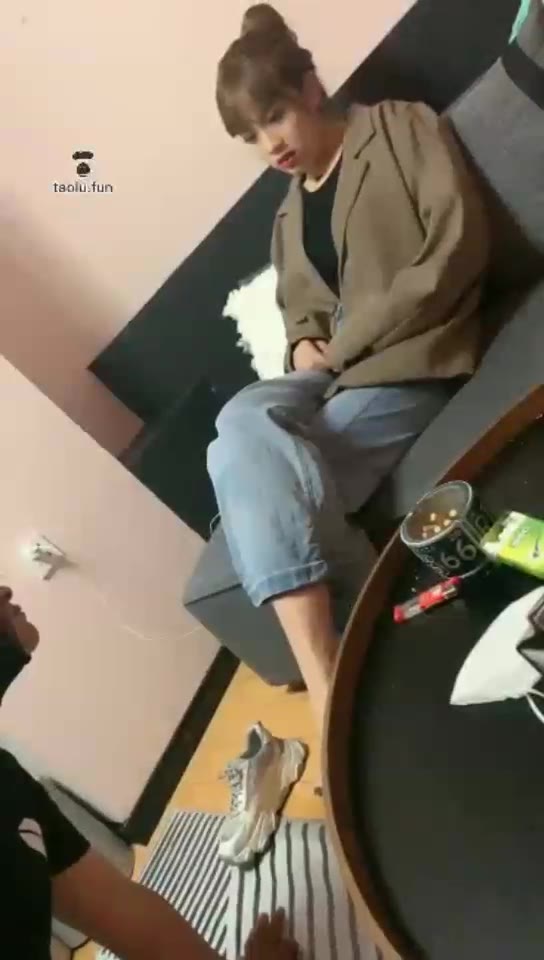 甜心 粗口场口水脚耳光踩脸 