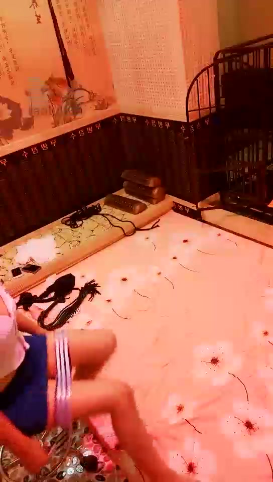 茉莉 在我脚下撒坏把我的小乖乖 