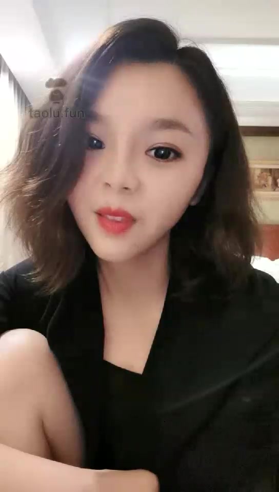 皓月姑姑  酒店调教贱狗  官方已删    聊天部分已剪去   