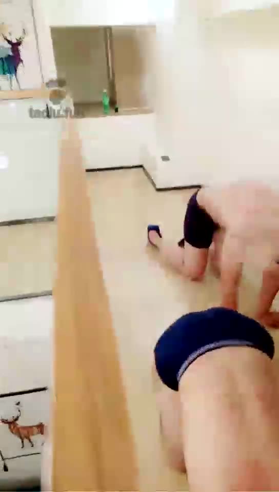 Amy清语  高贵女神两条狗奴伺候 