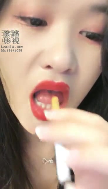 汐月 偷舔睡午觉女王脚被脚耳光黑丝虐乳 汐月s 