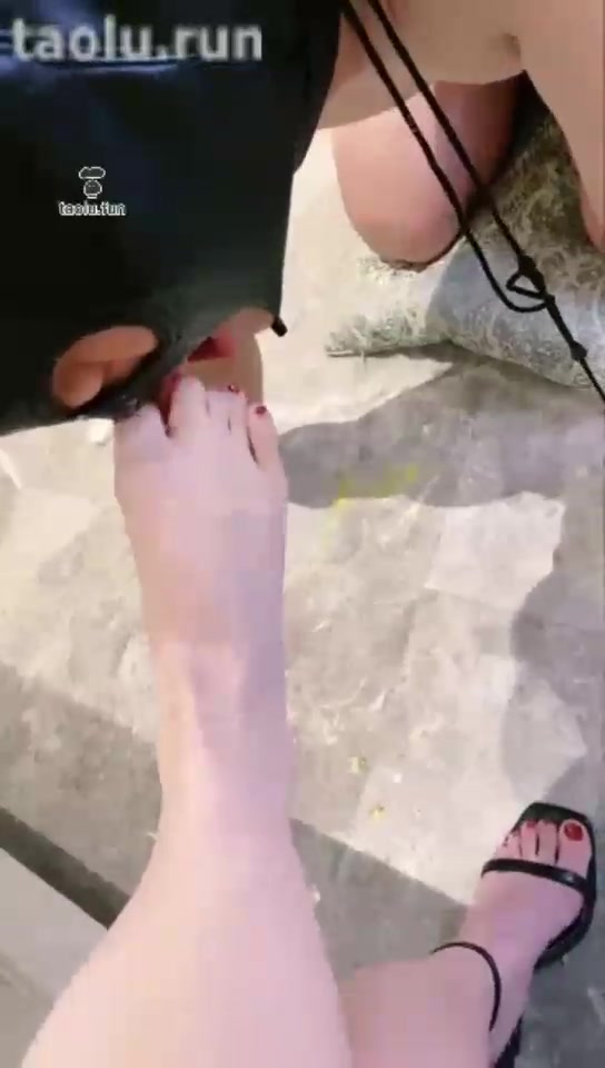 上海櫻桃小 脚喂食 