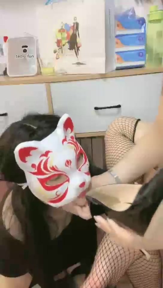 不田 母狗圣水高跟网袜调教各种舔古典美女 