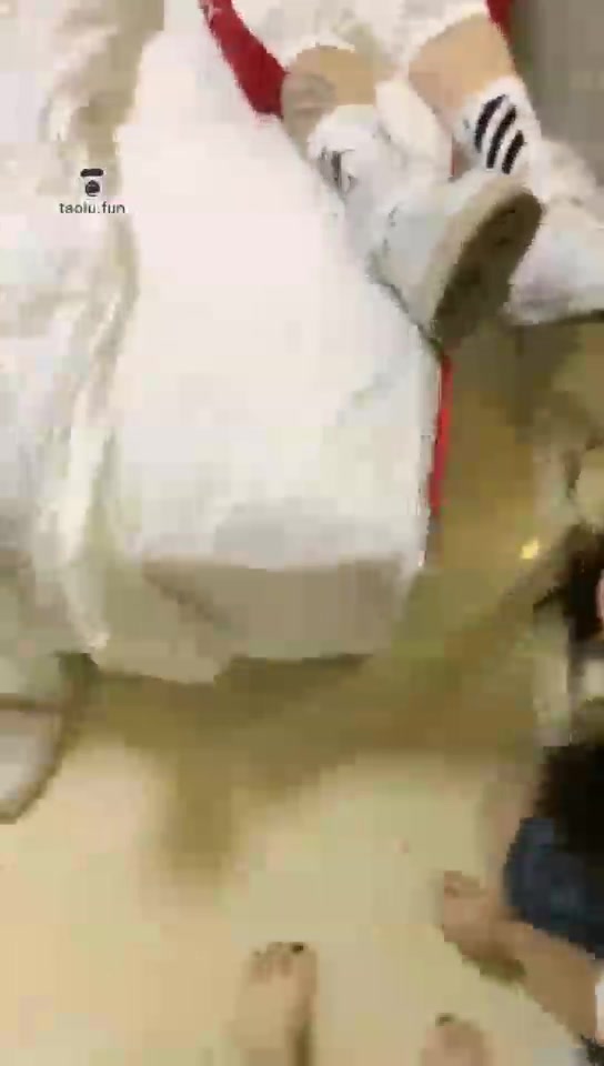 子墨 在姐妹面前玩小可  下   