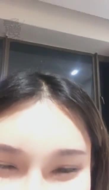 小贝 学生装足喂食羞辱