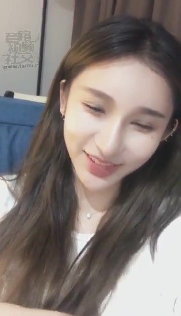 小贝 收拾溜出去玩的贱狗