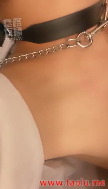 女暴君 丝袜脚床上玩小嫩狗 舌头给主人舔屁股
